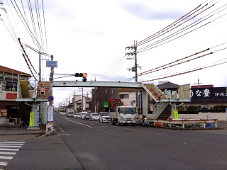 鈴原歩道橋