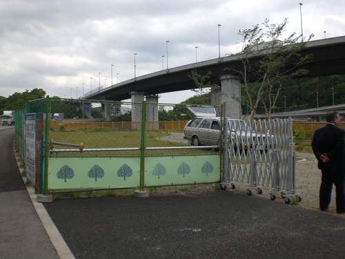 R176沿いの空き地